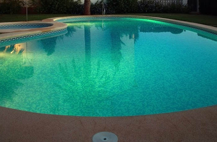 Swimming-Pool-Tiling2 Swimming-Pool-Tiling-dark